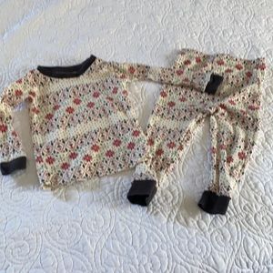 Toddler Christmas pajamas by Burt’s Bees Baby 🐝
